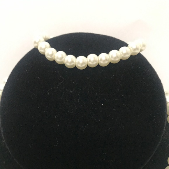 Cream Pearl Flower Girls Pearl Necklace Set - Picture 6 of 7